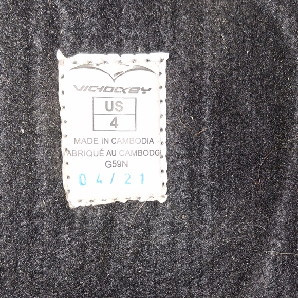 Black and White Hockey Skates - Picture 2 of 2